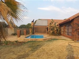 4 Bed House in Falcon Ridge