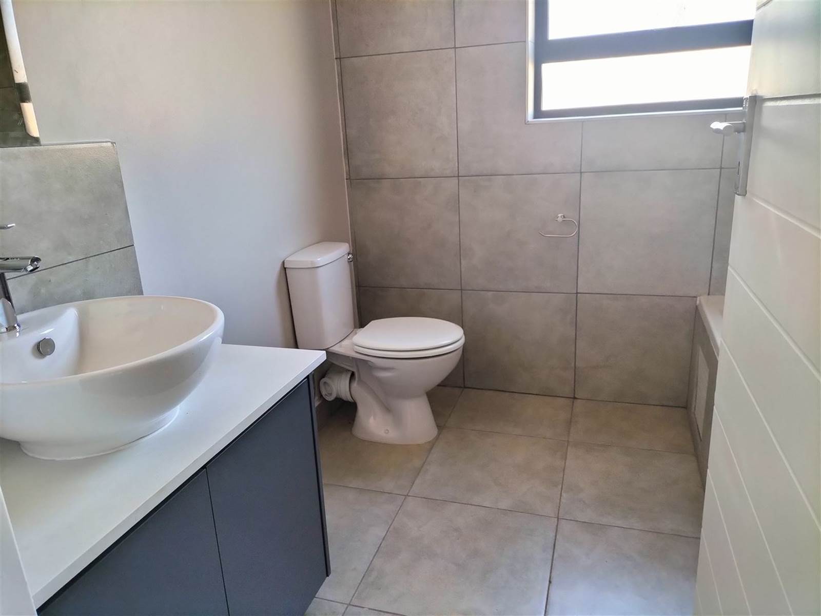 2 Bed Apartment in Raslouw photo number 8
