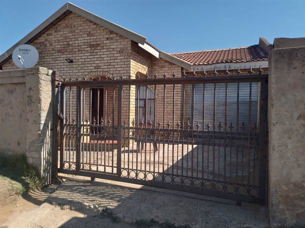 2 Bed House in Thulani photo number 2