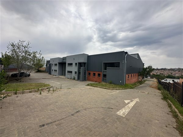 2 145  m² Industrial space