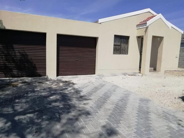 3 Bed House in Diazville
