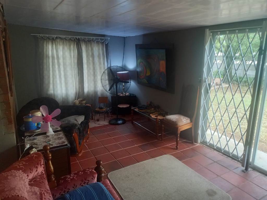3 Bed House in Vierfontein photo number 17