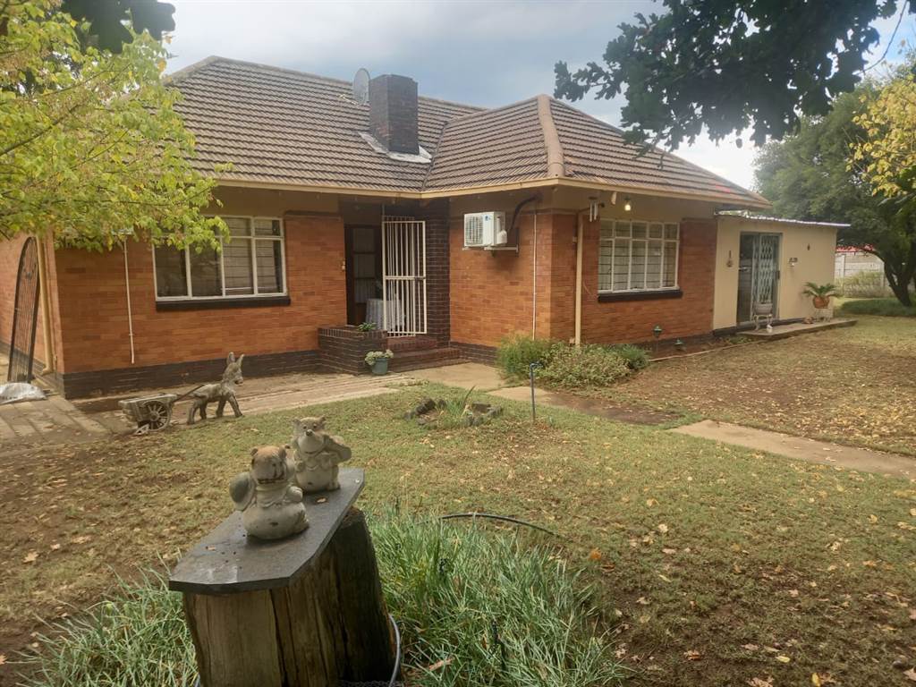 3 Bed House in Vierfontein photo number 1