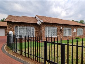 3 Bed House in Golf Park