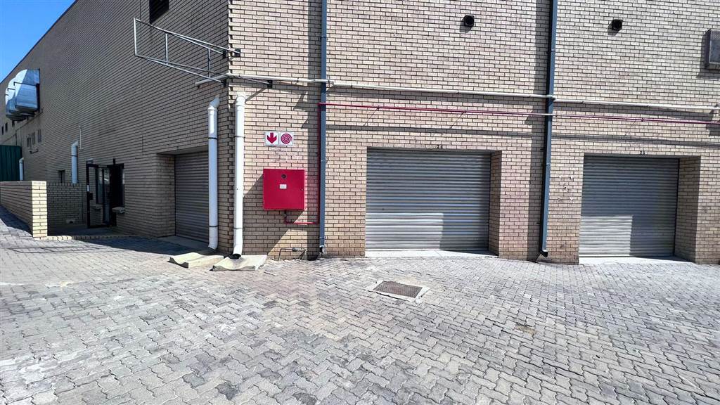 334  m² Commercial space in Ruimsig photo number 8