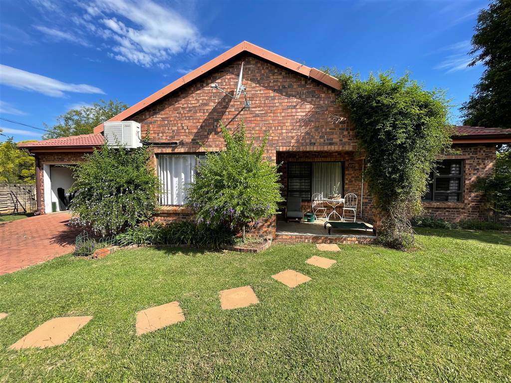 3 Bed House for sale in Pioneer Park T4538039 Private Property