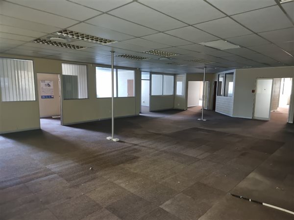 736  m² Commercial space in Bethlehem Central