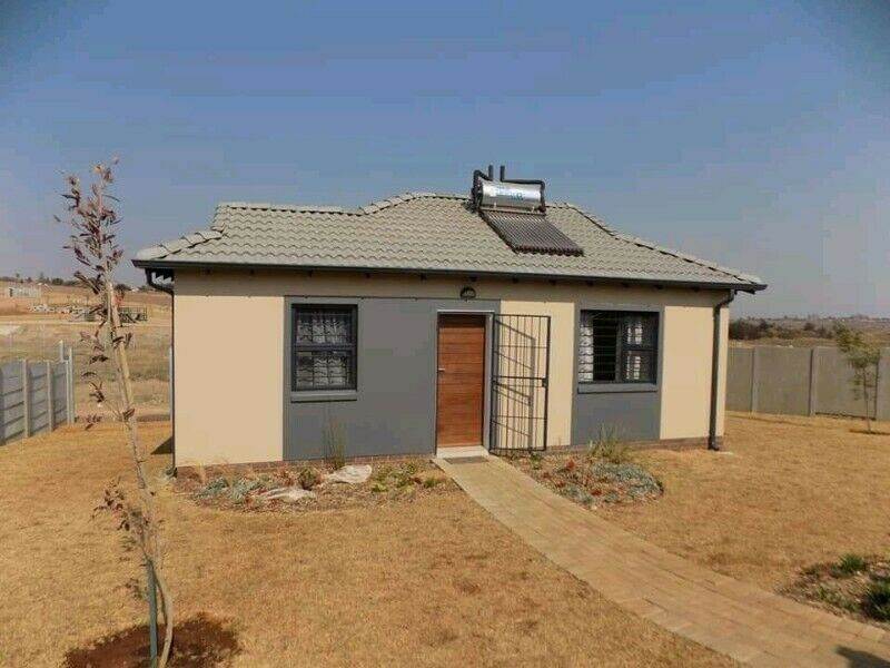 2 Bed House in Protea Glen photo number 3