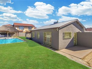 3 Bed House in Bosmont