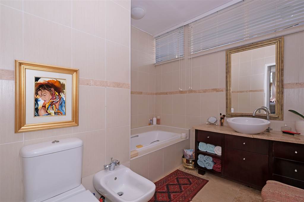 2 Bed Apartment in Kentview photo number 9