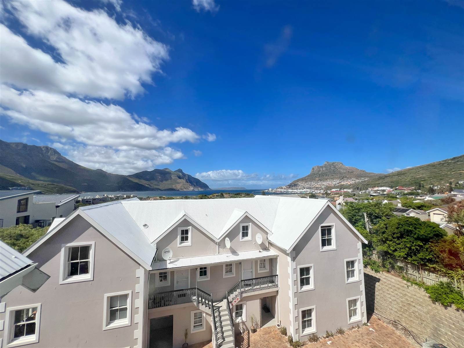 4 Bed Duplex in Hout Bay and surrounds photo number 24
