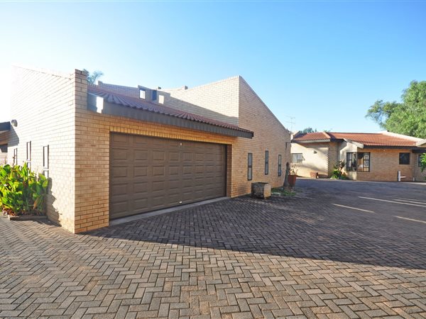 3 Bed Townhouse in Three Rivers East