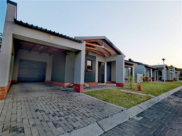 3 Bed Townhouse in Waterkloof