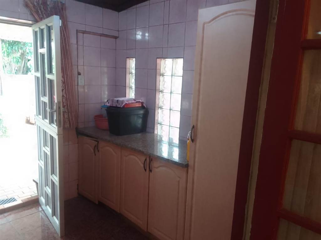 3 Bed House in Isipingo Hills photo number 16