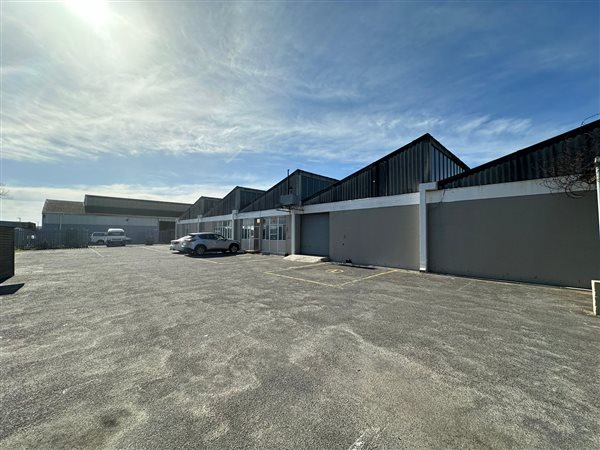 2 000  m² Industrial space