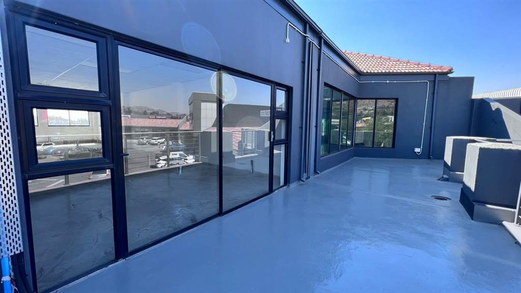 107  m² Commercial space in Ruimsig photo number 8