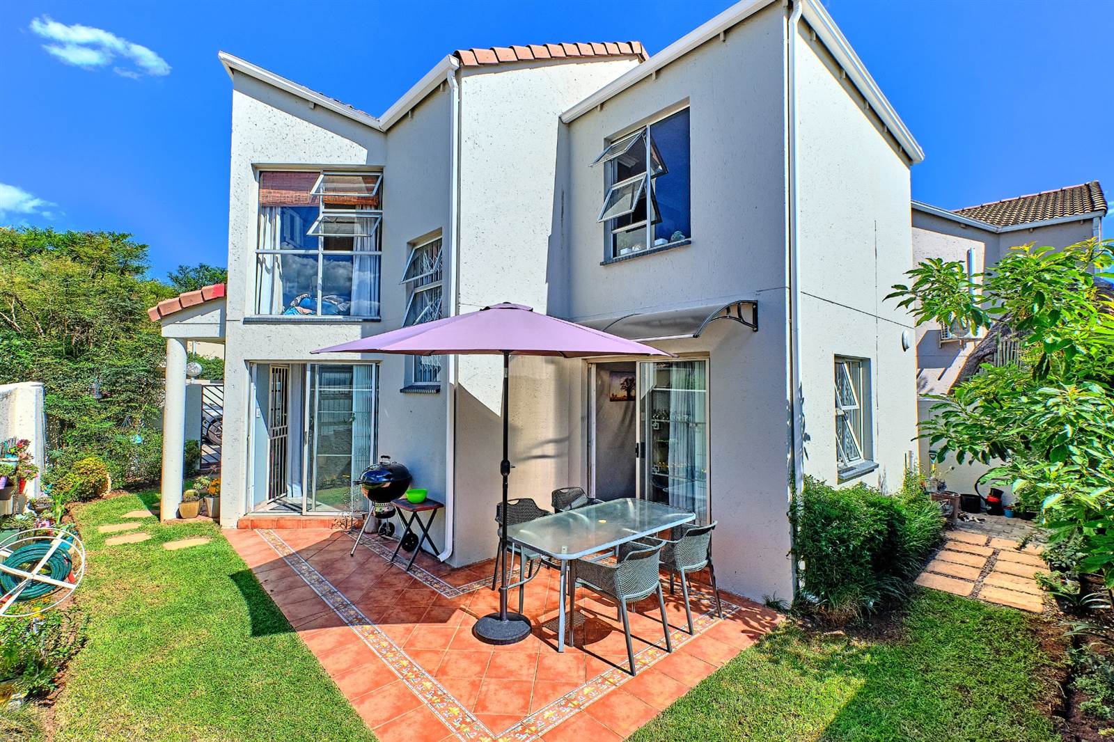 2 Bed Townhouse in Sunninghill photo number 19