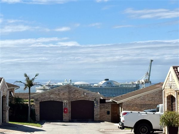 3 Bedroom Townhouse 3 Bedroom Townhouse