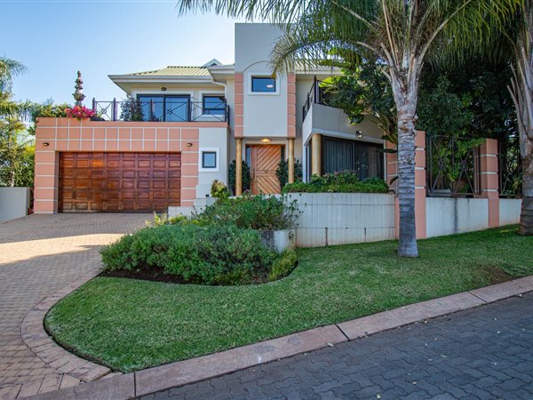 5 Bedroom House 5 Bedroom House