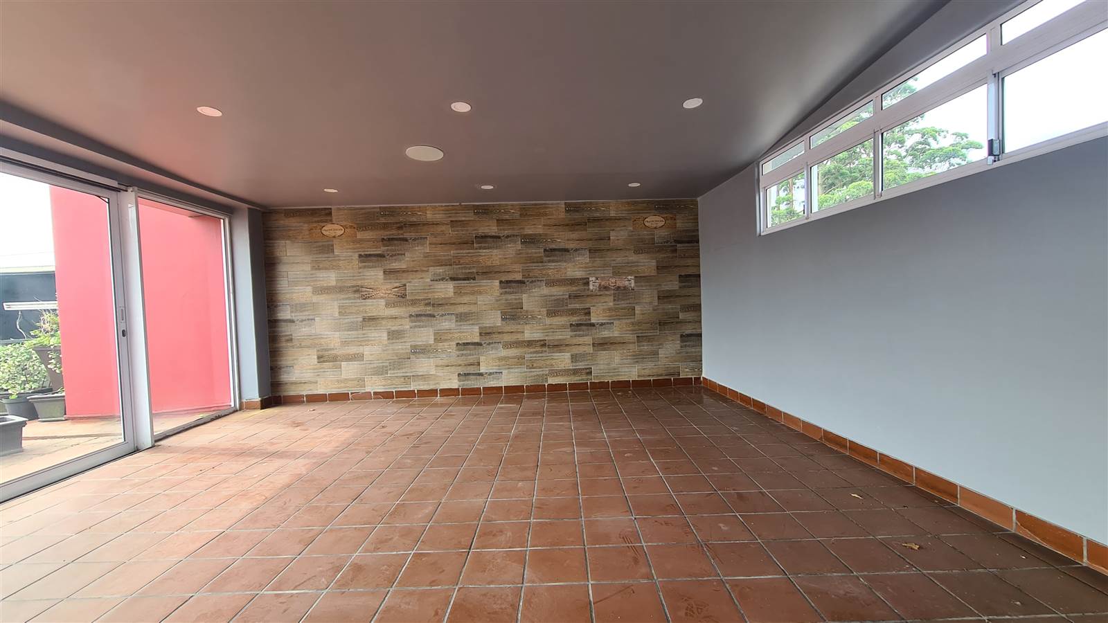 409  m² Retail Space in Kloof photo number 6