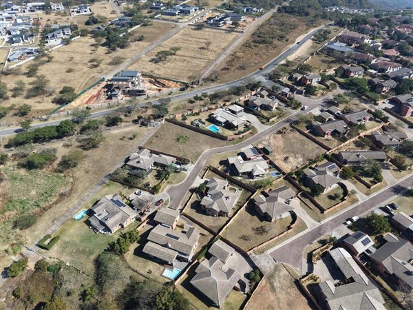 1 190 m² Land