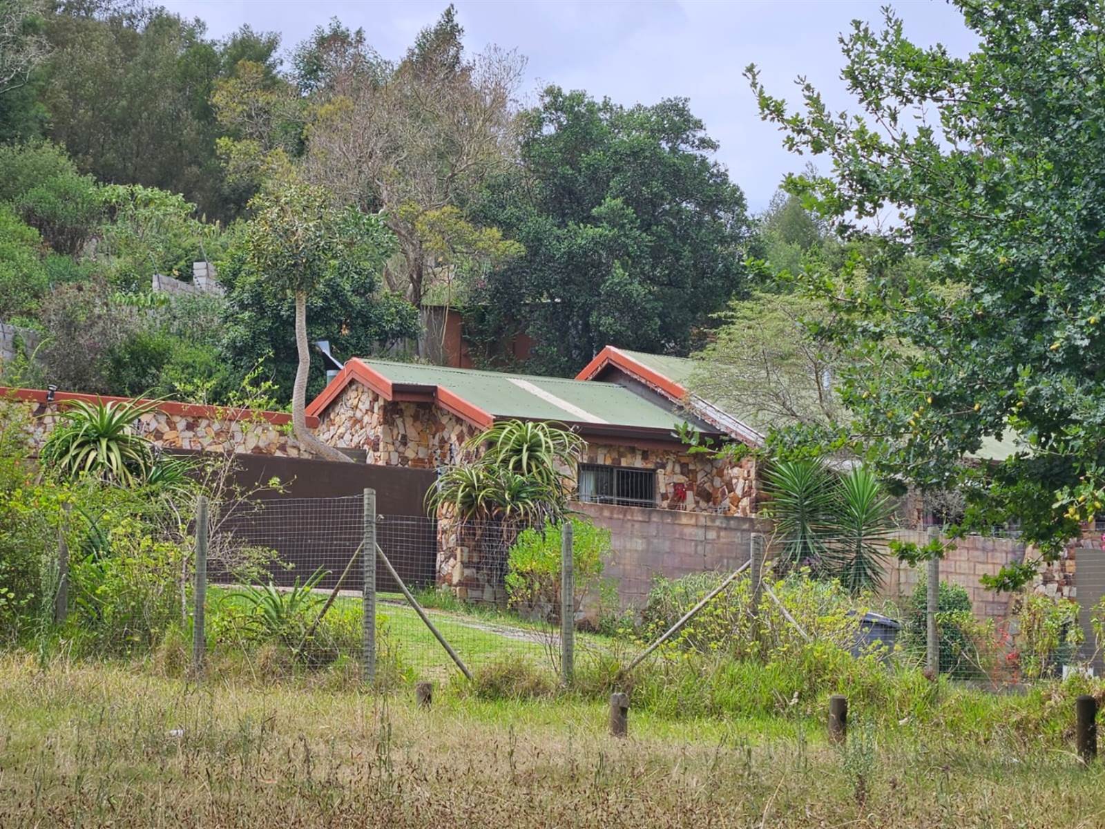 2 Bed House in Knysna Central photo number 11