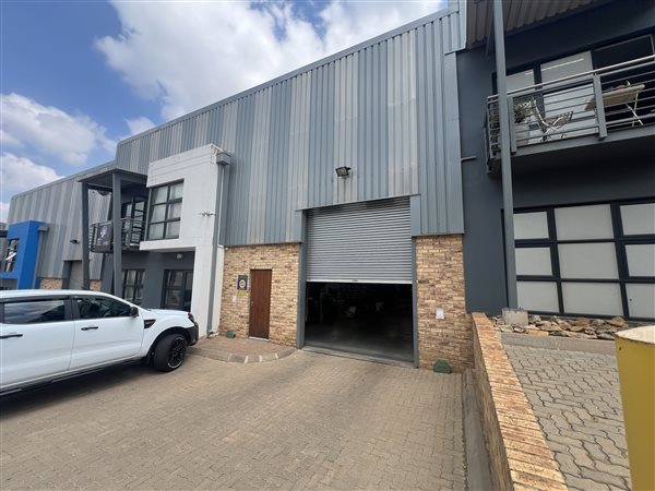 361  m² Industrial space