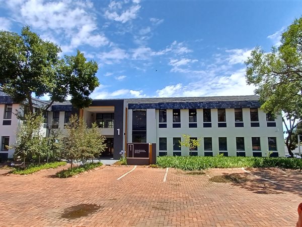 347  m² Commercial space in Hyde Park