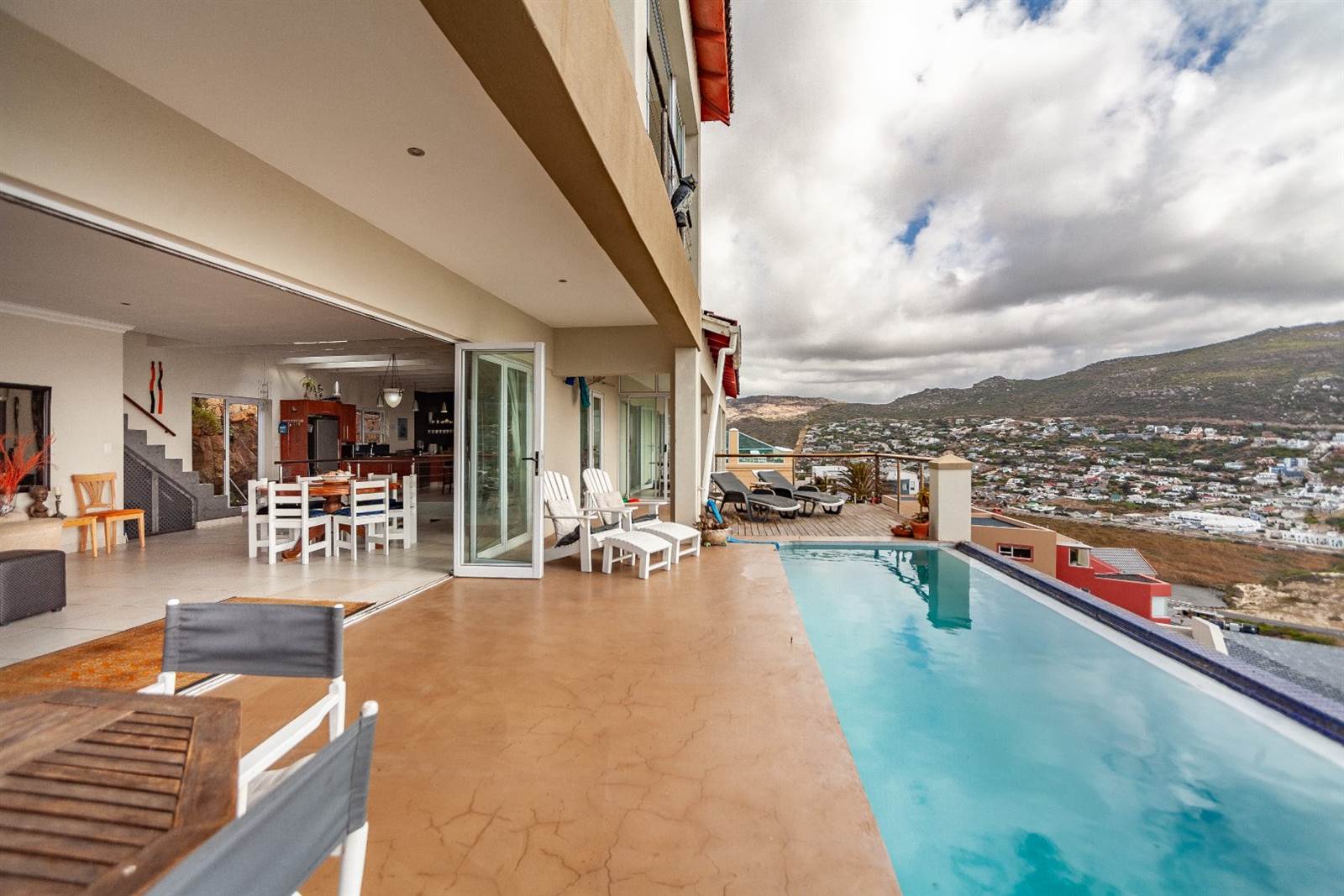 5 Bed House in Simons Town photo number 15