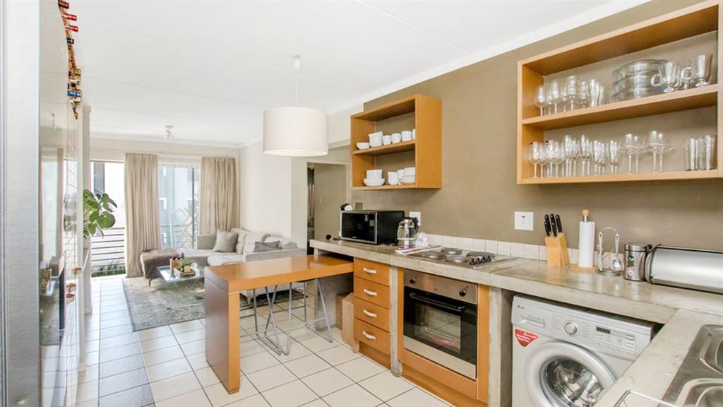 2 Bed Apartment in The Paddocks photo number 6