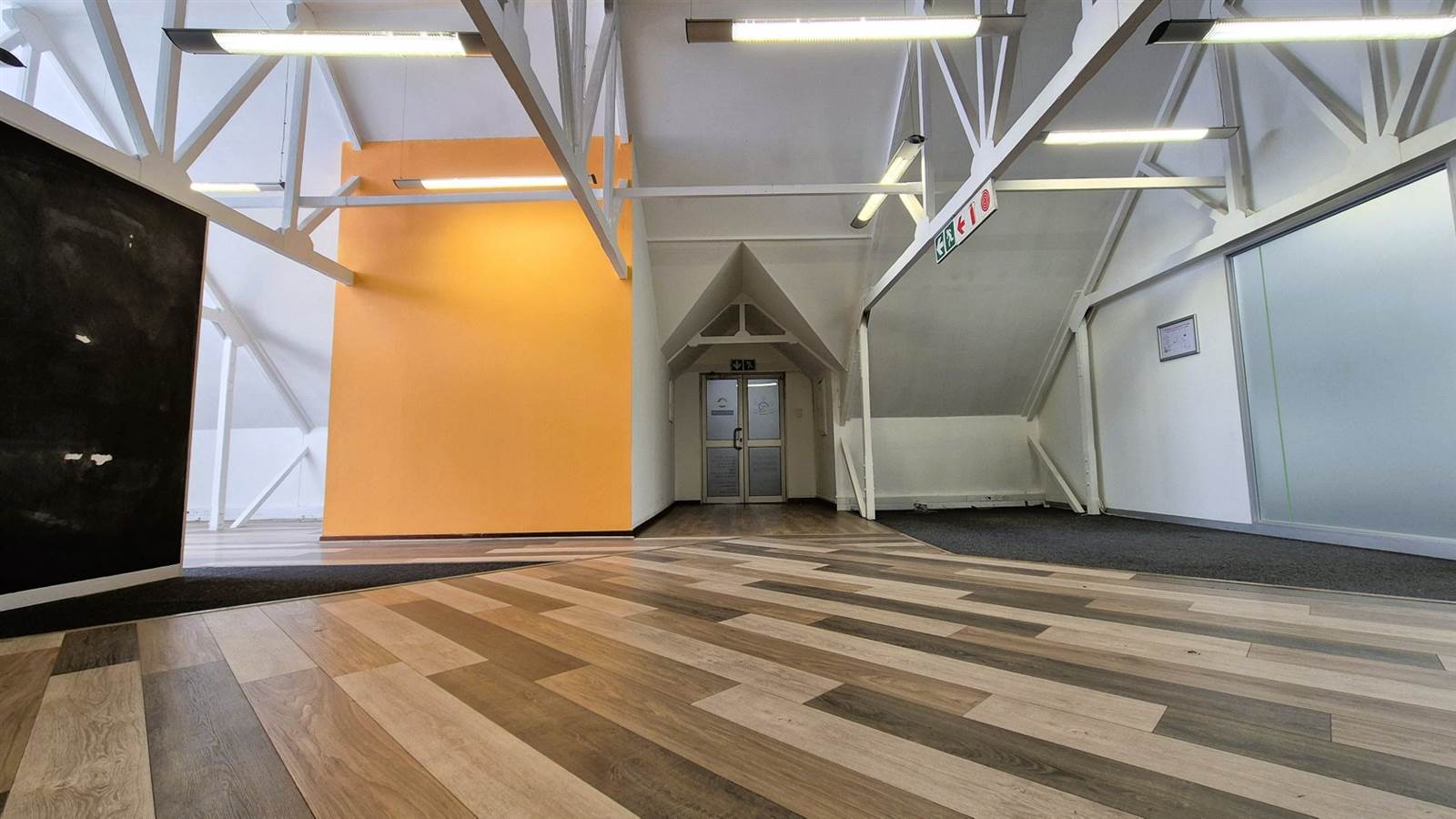 158  m² Office Space in Faerie Glen photo number 9