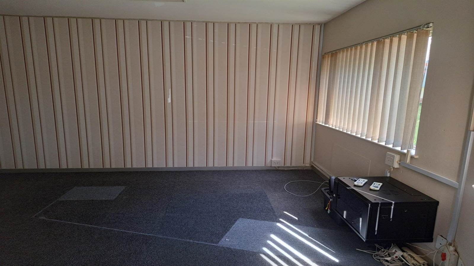 105  m² Office Space in Kloof photo number 11