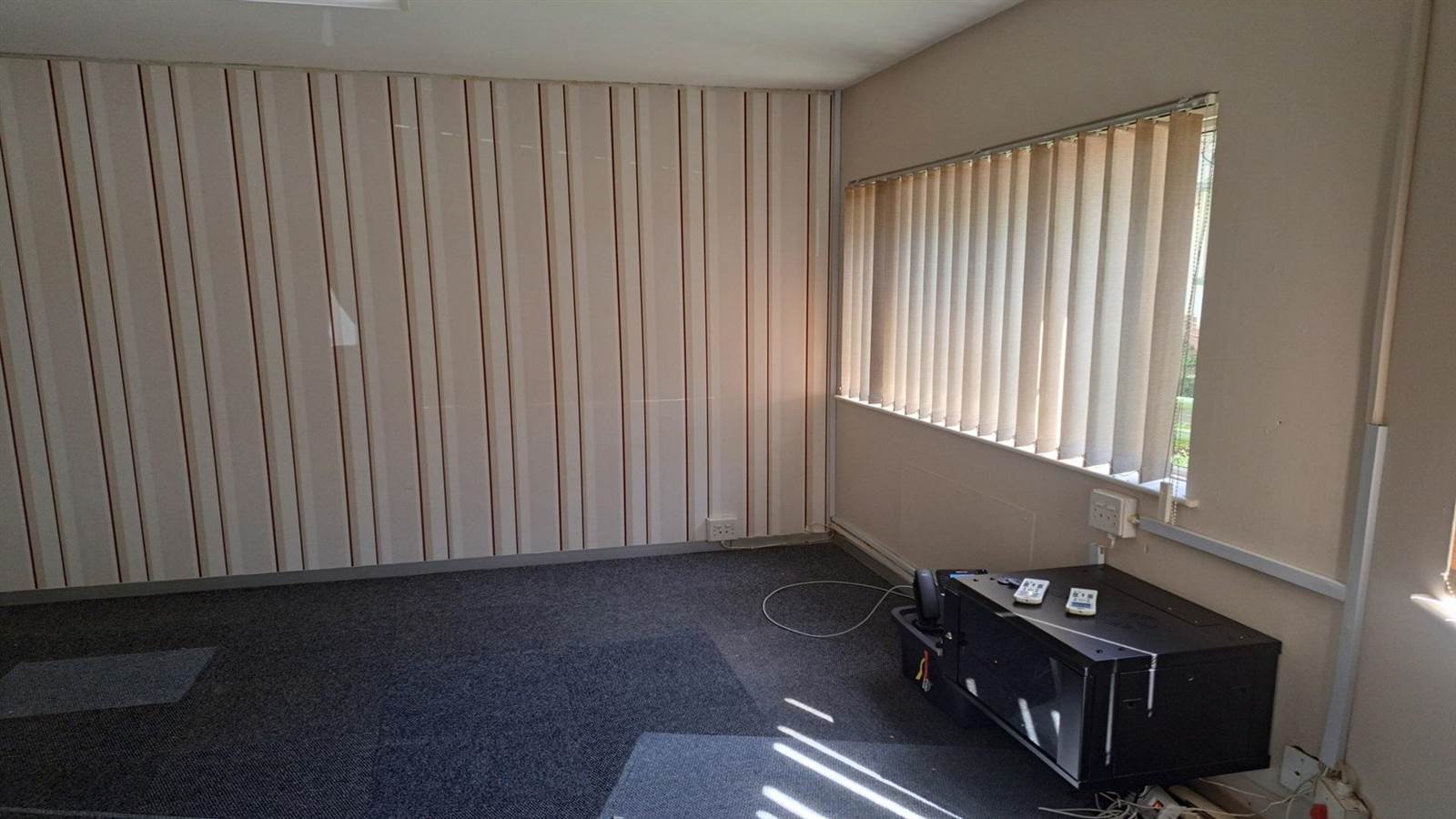 105  m² Office Space in Kloof photo number 9