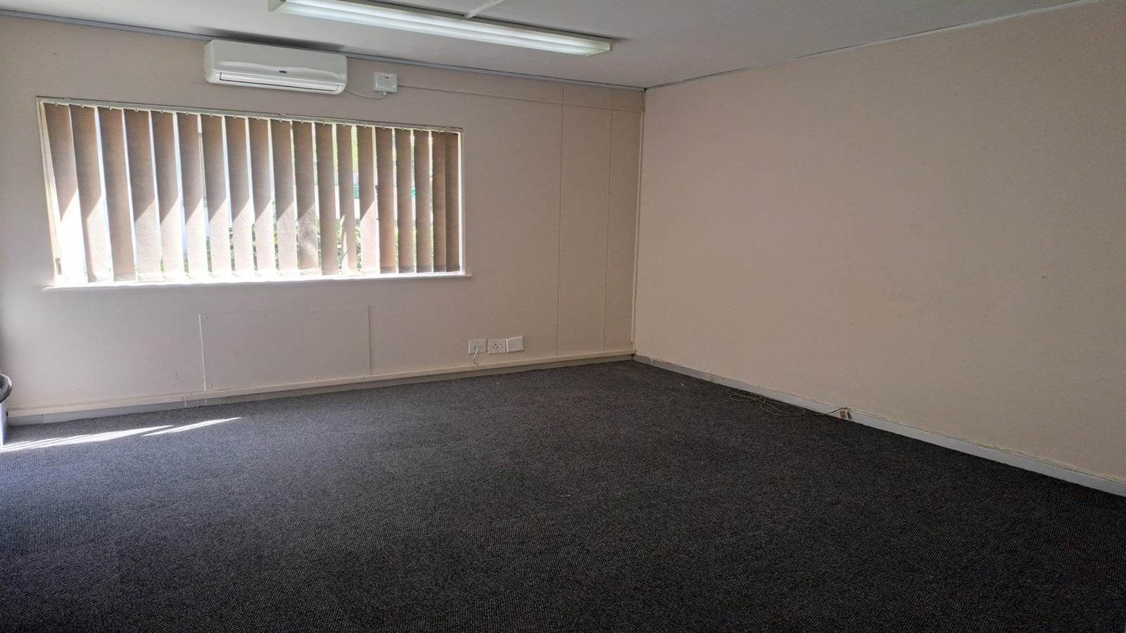 105  m² Office Space in Kloof photo number 7