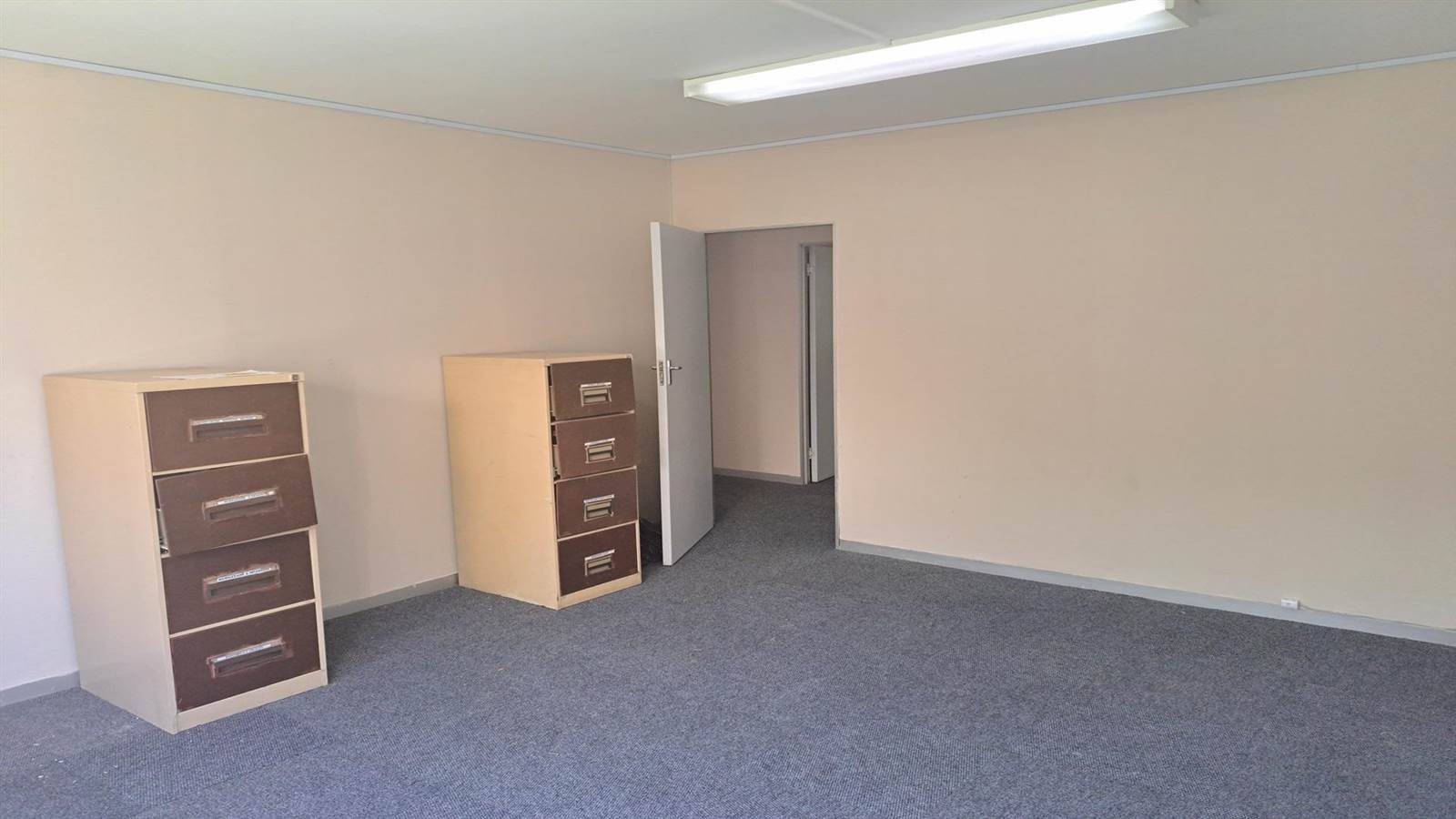 105  m² Office Space in Kloof photo number 6