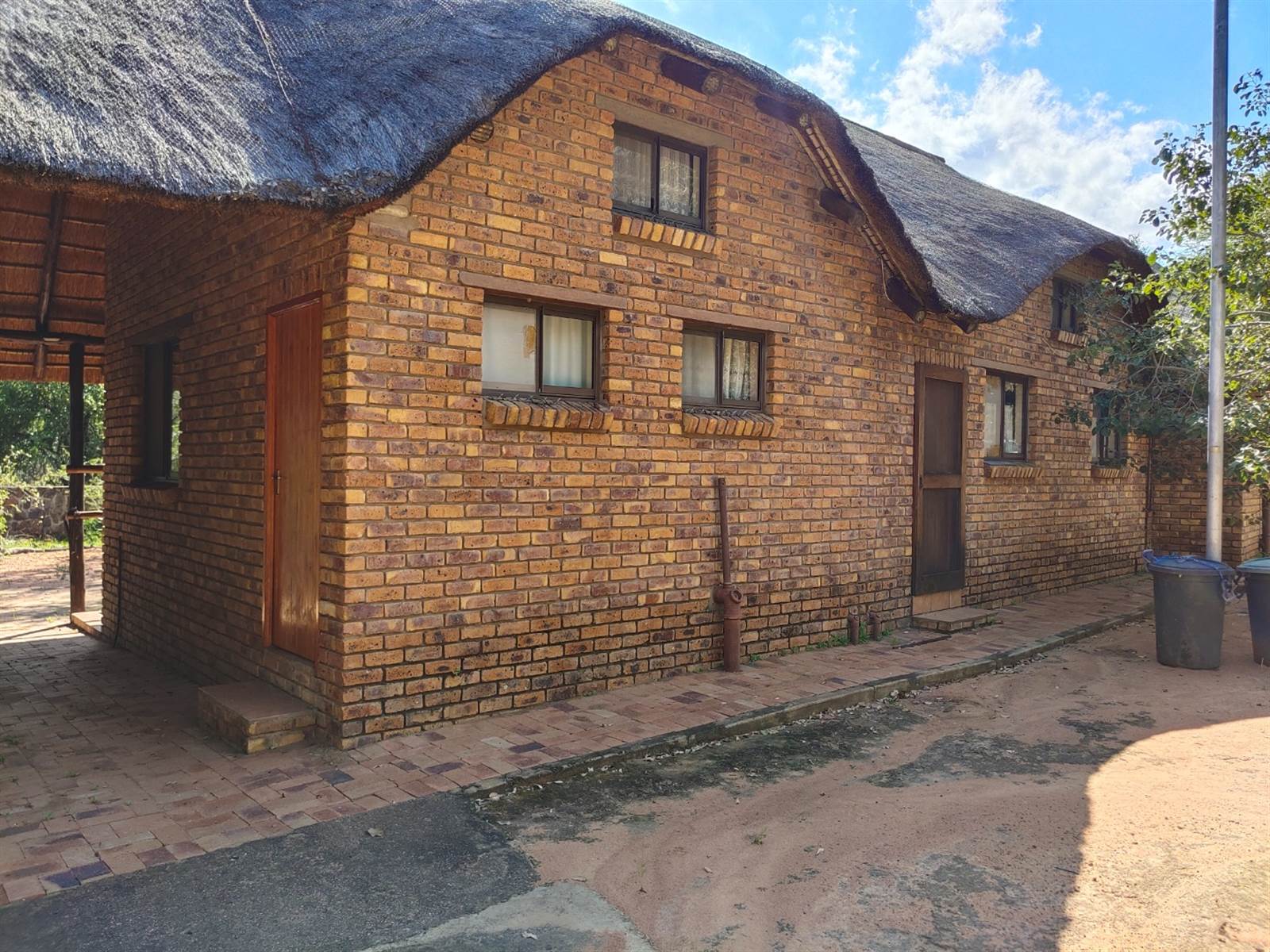 2 Bed House in Vaalwater photo number 3
