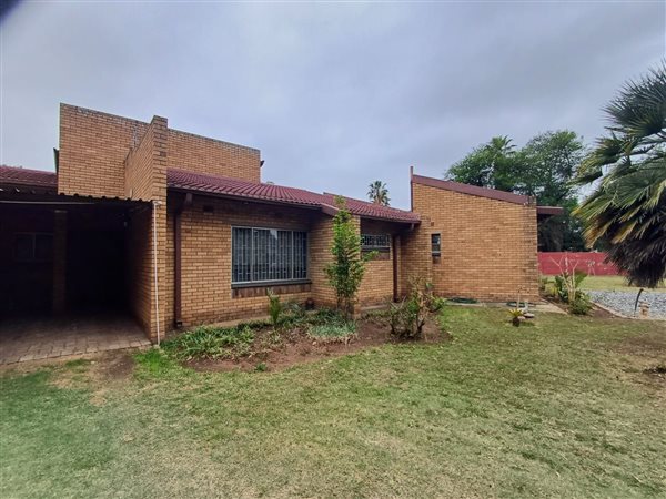 4 Bedroom House 4 Bedroom House