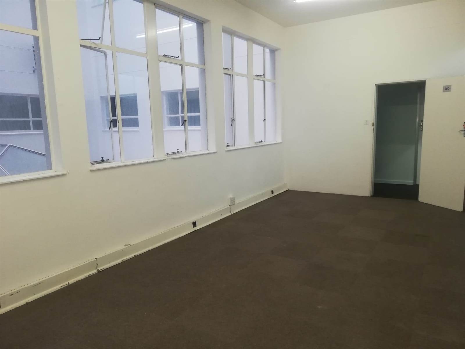 25  m² Office Space in Cape Town City Centre photo number 6