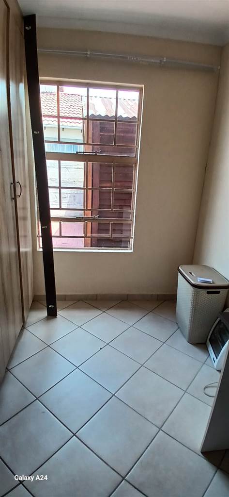 2 Bed Townhouse in Andeon AH photo number 8