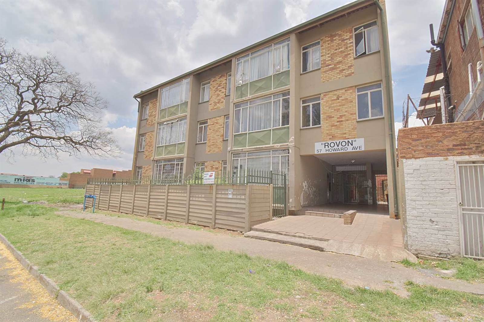 2 Bed Apartment in Benoni Central photo number 15