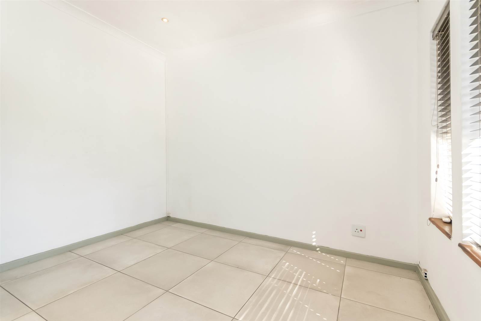 400  m² Commercial space in Rosebank photo number 12