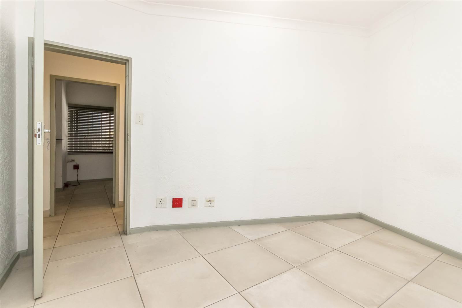 400  m² Commercial space in Rosebank photo number 10