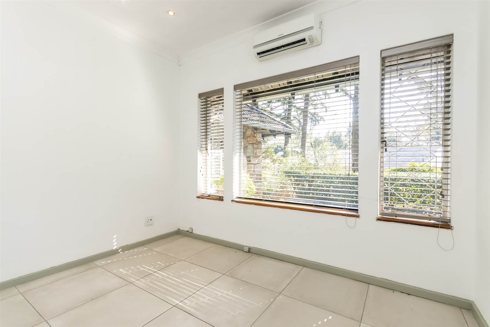 400  m² Commercial space in Rosebank photo number 11