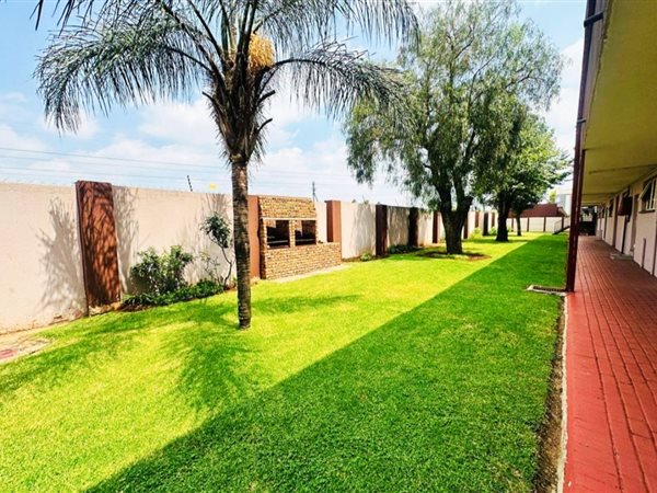 2 Bedroom Townhouse 2 Bedroom Townhouse