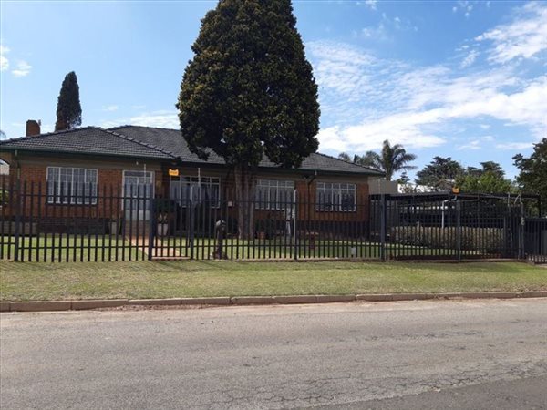 3 Bed Simplex in Kempton Park Central
