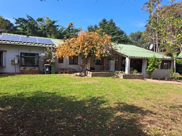 2 815 m² Smallholding