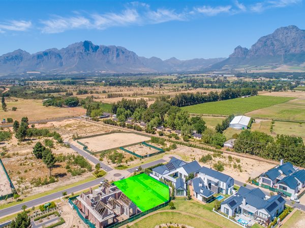 736 m² Land available in Pearl Valley