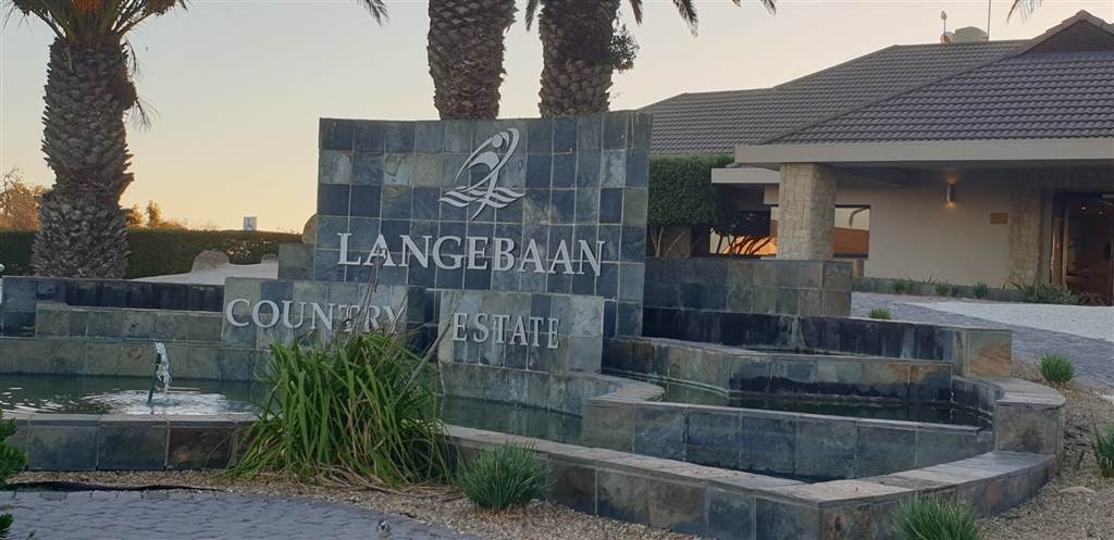 896 m² Land available in Langebaan Country Estate photo number 6