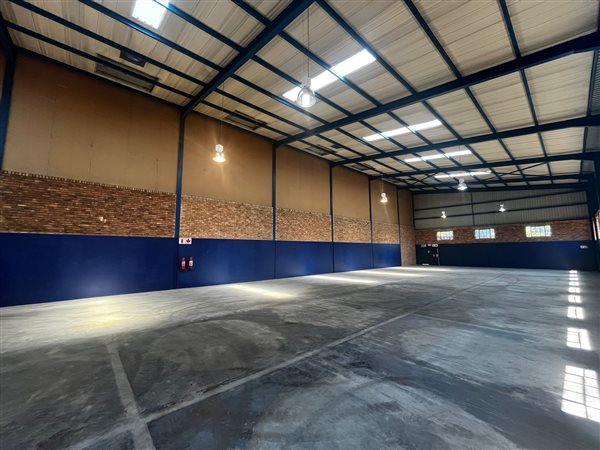 989  m² Industrial space