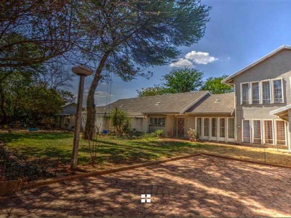 4 Bedroom House 4 Bedroom House